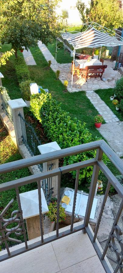 Lucic Guesthouse Цетинє Екстер'єр фото
