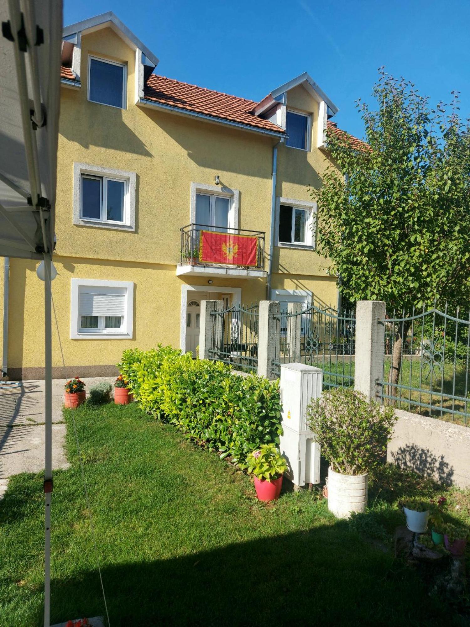 Lucic Guesthouse Цетинє Екстер'єр фото